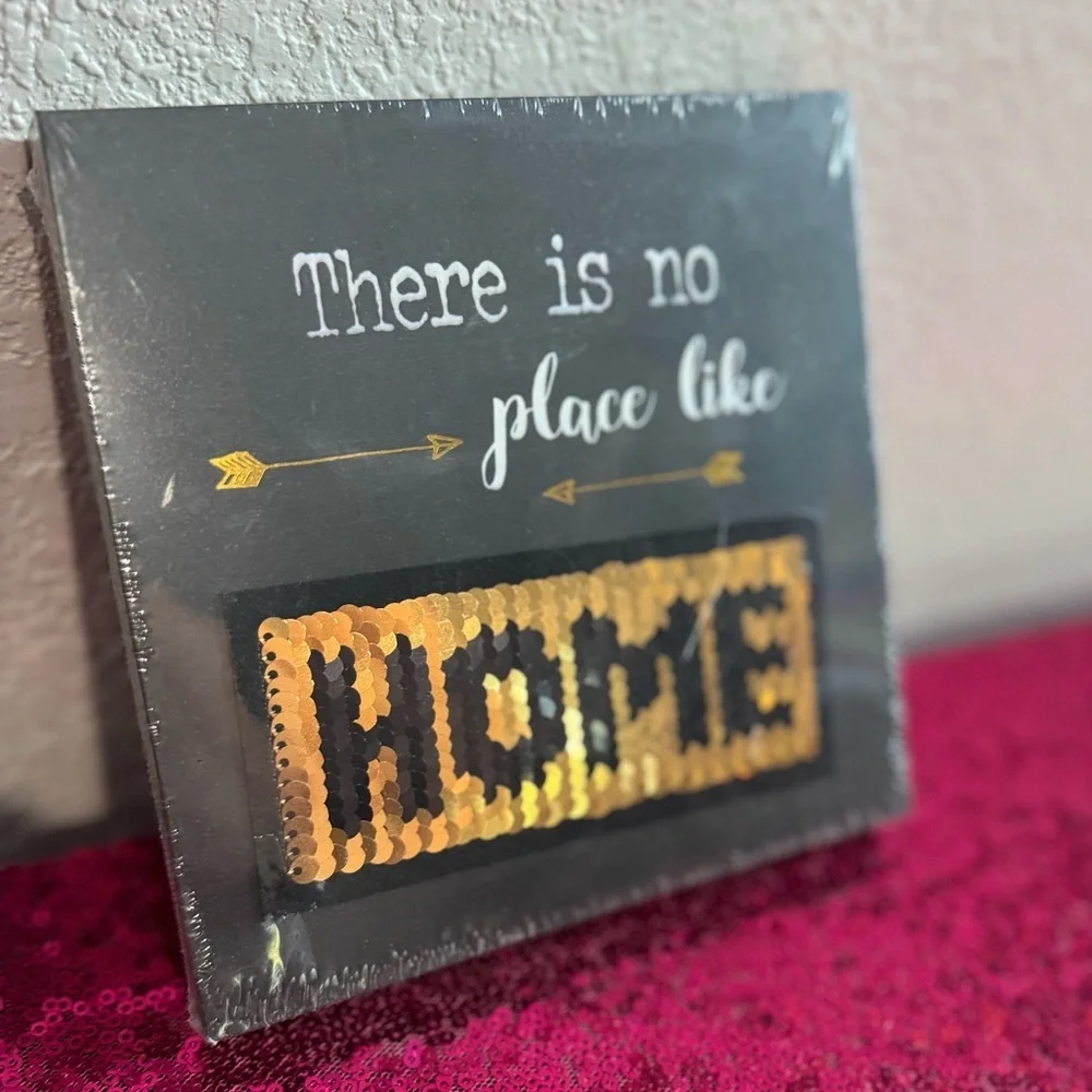NEW w TAGS 🏷️ 3/for $15 🍒 “There Is No Place Like Home” Sequins Wall Plaque
